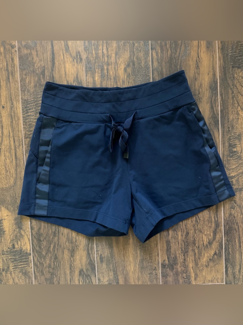 Athleta XS Navy Blue Metro Downtown Shorts